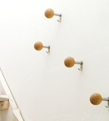 Komplet drewnianych wieszaków DOTS Wall Hook Set of 5 - Oak Natural SS