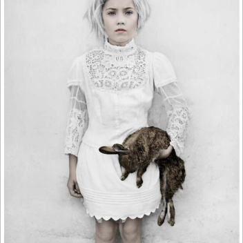 Poster 50x70 BIRTHDAY PARTY 30 Rabbit By Vee Speers