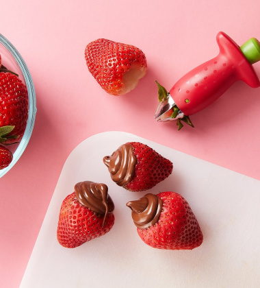 Nożyk do usuwania szypułek STEMGEM Strawberry Stem Remover by Chef'n