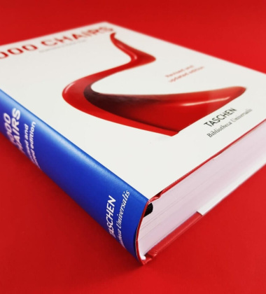 Książka 1000 CHAIRS Revised and Updated edition