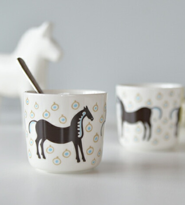 Kubek z porcelany bez ucha 200 ml MUSTA TAMMA Cup Beige-Dark Brown by Marimekko