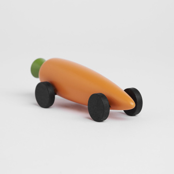 Drewniany samochodzik marchewka CARROT RACING CAR