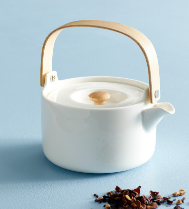 Dzbanek do herbaty z sitkiem z porcelany OIVA TEAPOT 700 ml White by Marimekko