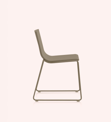Krzesło z tworzywa na płozach 54x50x78 cm VENT DINING CHAIR Model 1 Indoor-Outdoor Bronze