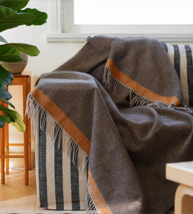 Koc wełniany z frędzlami 130x180 RAUHA Wool Blanket - Brown-Rust