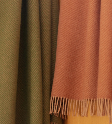 Koc wełniany z frędzlami 130x200 ILO Wool Blanket - Powder-Cinnamon