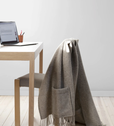 Szal-ponczo wełniany z kieszeniami 60x170 UNI Wool Pocket Shawl - Melange Beige