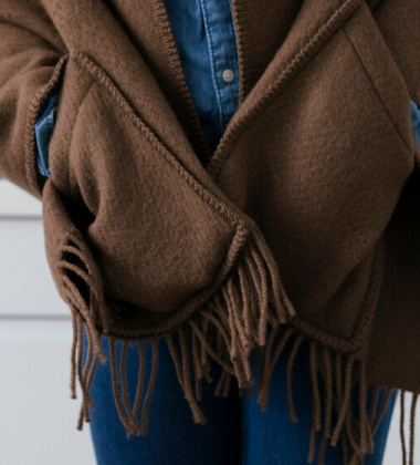 Szal-ponczo wełniany z kieszeniami 60x170 UNI Wool Pocket Shawl - Chocolate