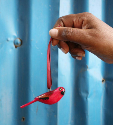 Zawieszka drewniany ptaszek zięba ognista  Jacaranda Wooden Ornament - Sub-Saharan Fire Finch